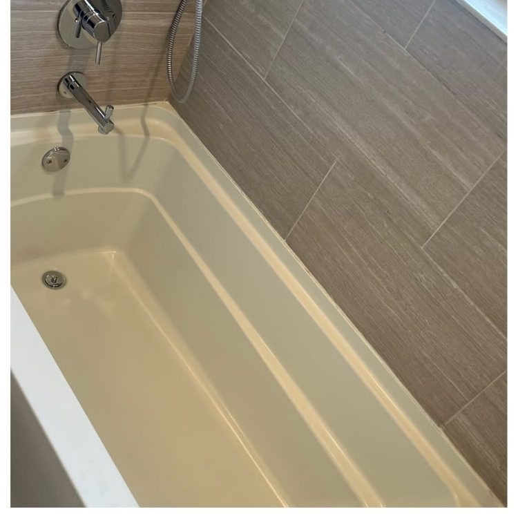 Bathtub after cleaning